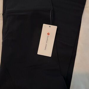 Hawthorn Athletic Essential Yoga Crop 21”